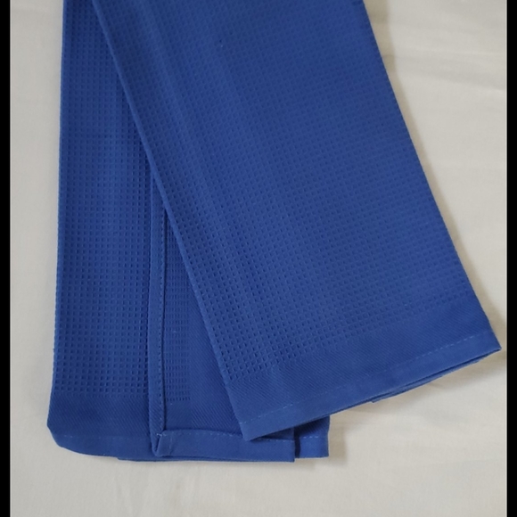 Multiple dish towels blue and white with floral design and red with stripes - Picture 4 of 10